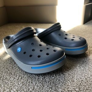 NWOT Men’s Crocs